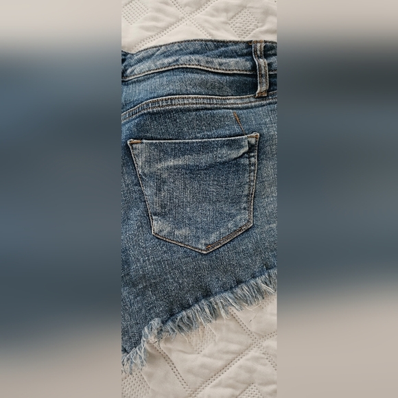 πMossimo Women's Dark Blue Distressed Ripped Denim Jean Shortsπ - Picture 6 of 7